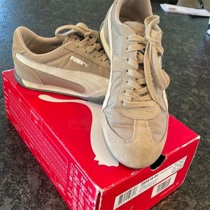 Women’s size 8 taupe/tan puma tennies